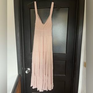 Women’s white and pink gingham dress